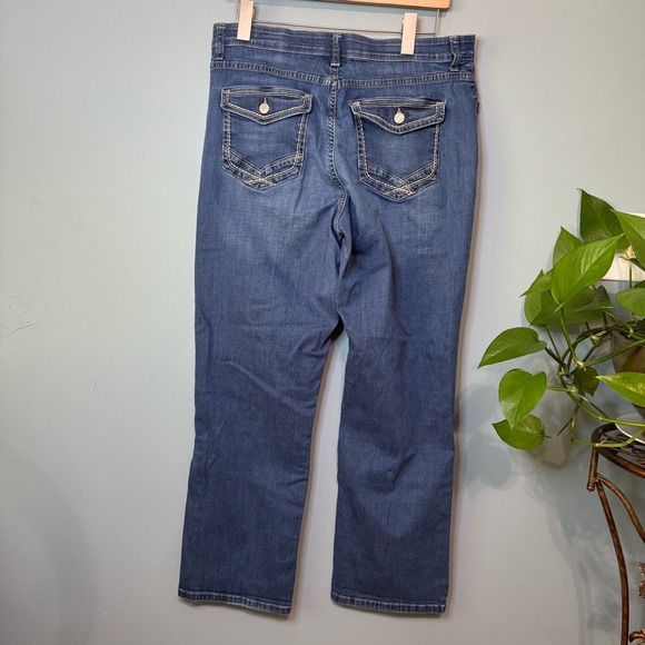 Lee Comfort Waistband Straight Leg Jeans. Women’s 16 SHORT (actual 33x29) - Picture 6 of 10